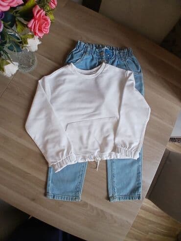 uşaqlar üçün toxunma köynəklər: Uşaq geyim dəsti - 2 parça: ağ sweatşört və açıq mavi cins şalvar - — 2