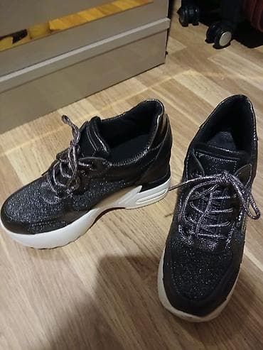 Кроссовки и спортивная обувь: Qadın idman ayaqqabısı - Rəng: qara-metallik parıltılı üst hissə — 2