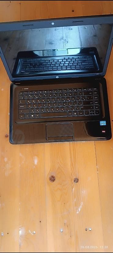 notebook ekran: HP Pavilion seriyalı noutbuk - Ekran: təxminən 15.6" parlaq panel — 1