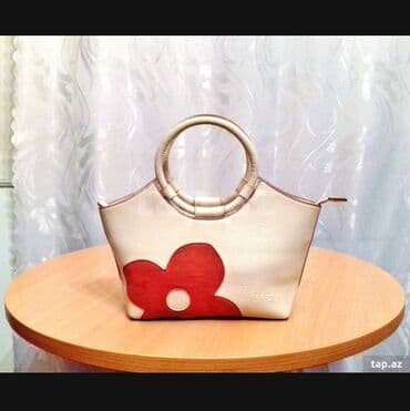 qadın krasofkaları: Çantalar. Təzədirlər. 1) Balaca qırmızı çanta. Qiyməti 5 manat. 2) — 2