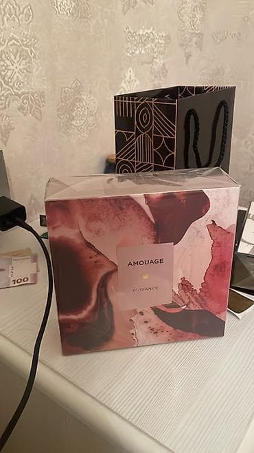 parfumer: Tecili pul lazim olduqu ucun satilir bu qiymete en ucuz 900 manatdi — 1