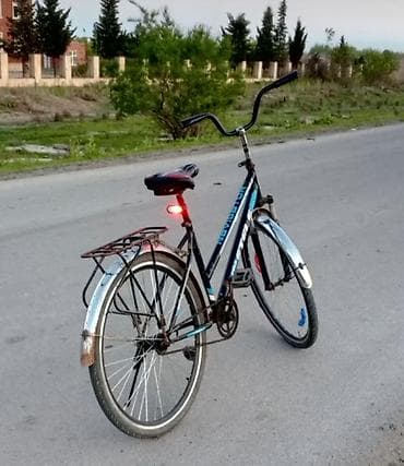 Şəhər/şosse üçün klassik velosiped - Çərçivə: polad, şəhər tipli