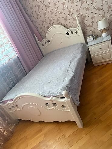 Uşaq/yeniyetmə otağı üçün mebel dəsti Komplekt tərkibi: - Tək — 1
