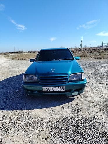 Mercedes-Benz 220: 2.2 l | 1998 il Sedan