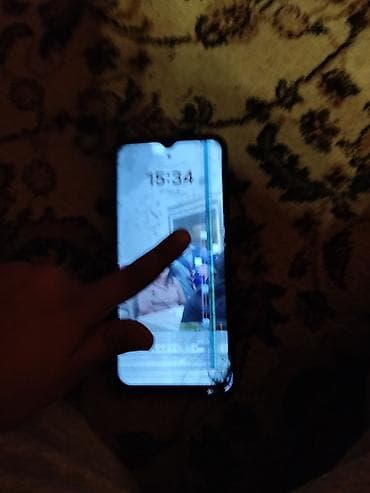 Video oyunlar və konsollar: Məhsul: Android smartfon Xüsusiyyətlər və görünən detallar: - Ekran — 1