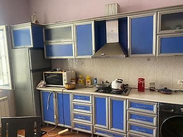 Mətbəx mebeli dəsti – künc yerləşimli, üst və alt dolablarla komplekt — 1