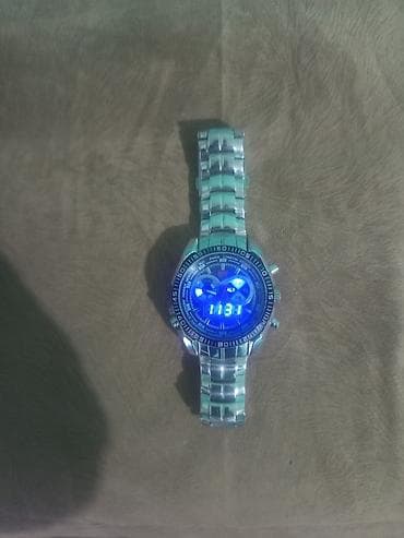 Metal qolbaqlı, analoq rəqəmsal kişi qol saatı Rusiyadan gətirilib