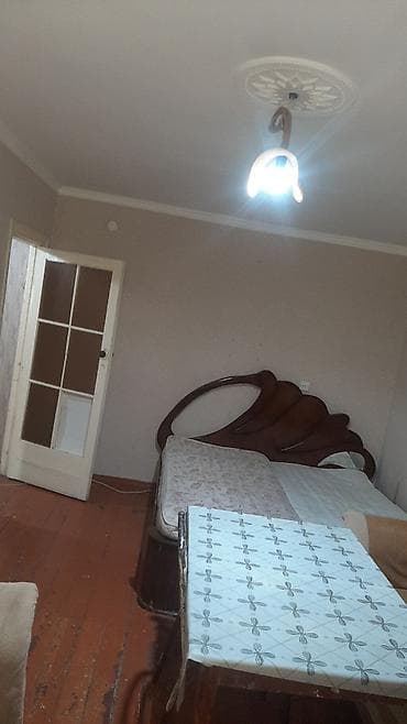 Menzil Bileceri qesebesinde Ploşadin ve 300 nomreli mektebin yaninda — 4