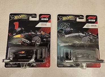 Hot Wheels premium F1 modelləri.Çox nadir tapılan modellərdir.En — 1
