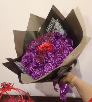 Bənövşəyi rəngli, 21 ədədli gül buketi, 18 manat. Sevdiklərinizə