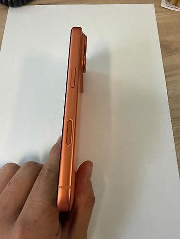 philips xenium 9@9h: IPhone 17 Pro, 256 GB, Narıncı, Zəmanət, Barmaq izi, Face ID — 4