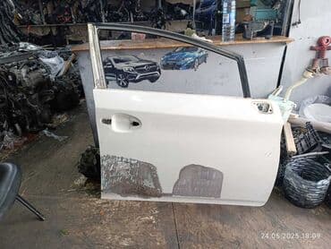 Qapılar: Sağ ön, Toyota 30, 2013 il, ABŞ