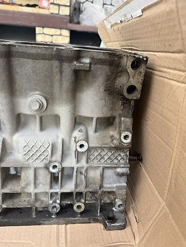 bmw satilir: BMW 2.5 m54 bloku düz-6 silindr mühərrik bloku - Orijinal BMW döküm — 2