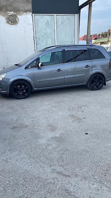 Opel Zafira: 1.9 l | 2006 il 550000 km Universal