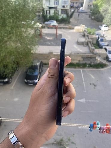 ayfon qulaqciq: IPhone 12, Qara — 4