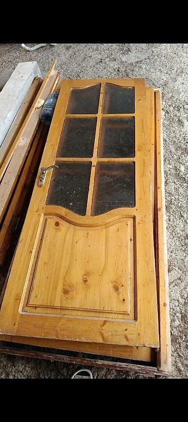 2 ədəd otaq qapısı satılır bir 50 manat çərçivəsi var Eni 0.73sm Uzunu