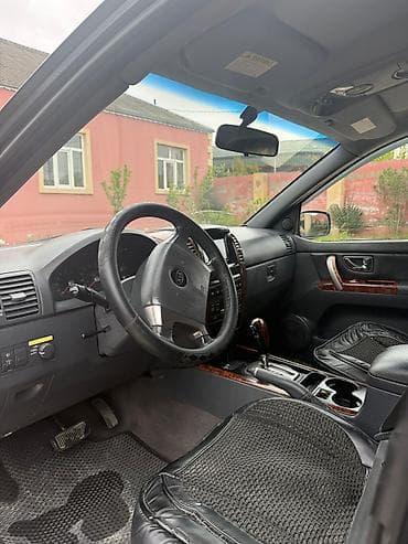 kia sorento: Kia Sorento – qara rəngli, tam ölçülü SUV. Texniki və xarici — 1