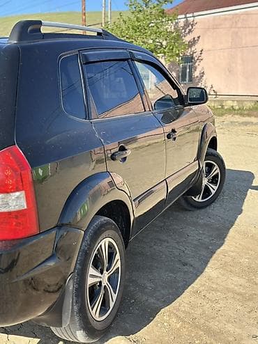 range rover 2018 qiyməti: Hyundai Tucson: 2 l | 2008 il Krossover — 3