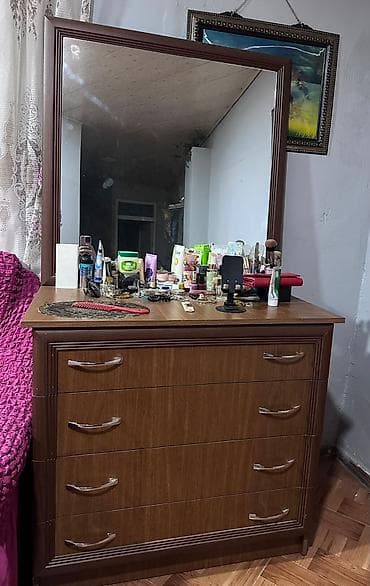 2 el makyaj masası: İşlənmiş, Güzgülü — 1