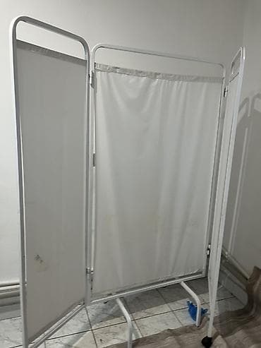 Tibbi arakəsmələr: Üçpanelli tibbi paravan Istıfade olunub - Material: möhkəm metal — 1