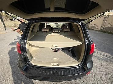 Hyundai Santa Fe – 5 yerlik, qara rəngli krossover/SUV. Texniki və — 4