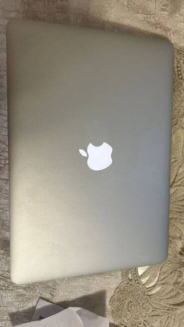 Macbook Air 1
Intel Core i5