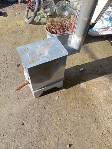 Baklar və çənlər: Metal soba – qazla işləyir icinde yaxşı farsunkada var yaxin yerlere — 2