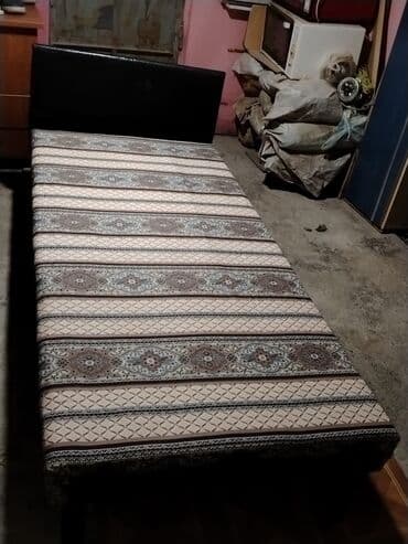 tek kravat işlenmiş: İşlənmiş, Təknəfərlik çarpayı, Bazasız, Matrassız, Siyirməsiz — 5