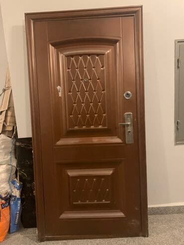 Metall giriş qapısı seyf qapı - Material: möhkəm metal konstruksiya