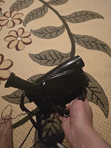 Retro videokamera dəsti – kasetli (VHS-C) panasonic markasina aid