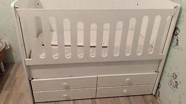 Oğlan və qız üçün, Dördbucaq, Beşik, Dəstsiz, Matras ilə, Yellənmə mexanizmsiz