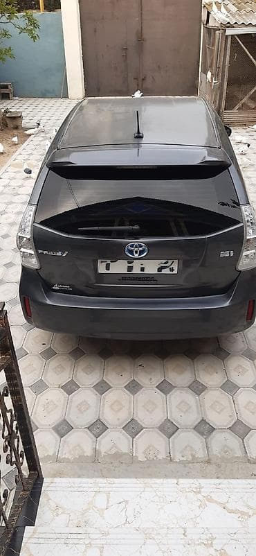 prius salon: Maşın çox səliqəli idarə olunub. Bütün qulluqları (yağ, filtrlər) — 1