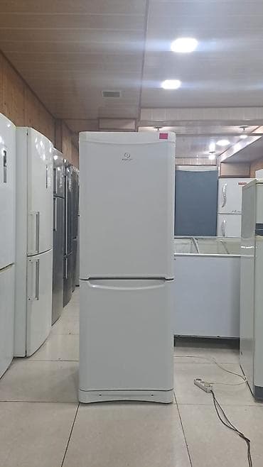 mini pirinter: 2 qapılı Indesit Soyuducu Satılır, rəng - Ağ — 2