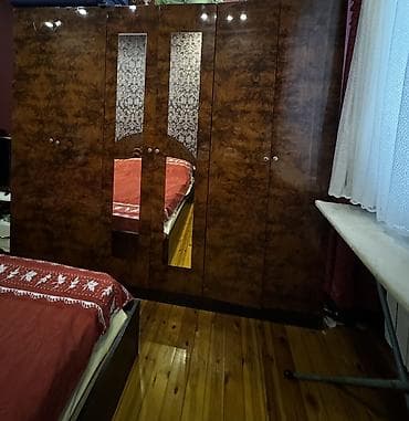 taxt satilir: 2 təknəfərlik çarpayı, 2 tumba, Dolab, Termo, İşlənmiş — 2