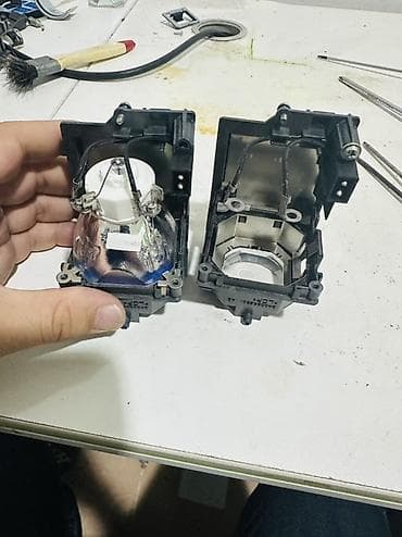 Orijinal proyektor lampaları – 100% orijinal Xüsusiyyətlər: - Yüksək — 3