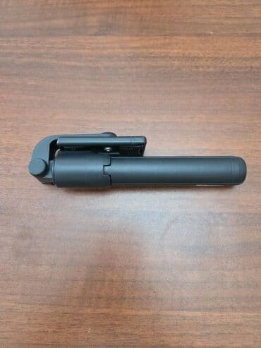 Hyundai: Blutuzlu selfi cubugu. ucuz qoyulub istifade edilməyib deyə təzə. yeni — 2