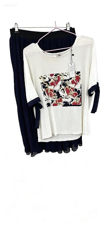 Heç geynilmeyib Etiketi üzerindedi Ölçü 46 / 60 azn alınıb 40 azn