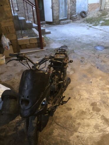 zil su maşınları: Moon - moon, 50 sm3, 2000 il, 10000 km — 1