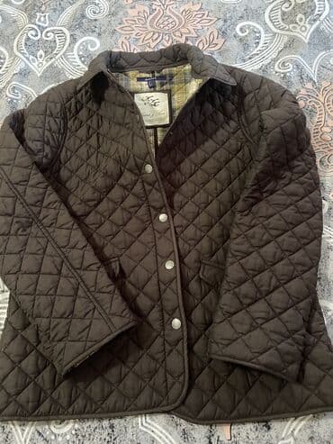 des geyimler: İci isti kurtka . Papaxla dest satilir — 2