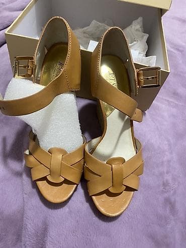 Босоножки, сандалии, шлепанцы: Michael Kors originaldir (185 evroya alinib Avropada) 38-38,5 olcude — 3