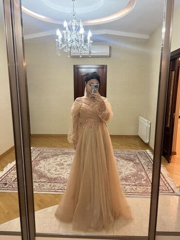 Hummer: 450azn alinib. 250 satiram. 1 defe nisanima geyinmisem. Zərif — 2