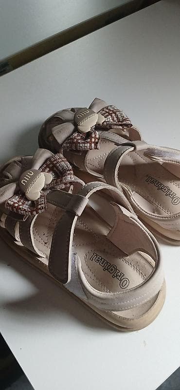 yazı formalari: Uşaq sandalıları - Rəng: bej - Model: T‑formalı üst hissə, ön tərəfdə — 3