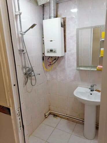 ev satilir kreditle: Lökbatan qəsəbəsi. 111 nömrəli marşrutun son dayanacağı. ev tam — 2