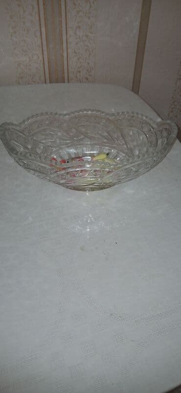 qizil qabi: Kəsimli şüşə meyvə/qəlyanaltı qabı - Material: şəffaf, qalın şüşə - — 1
