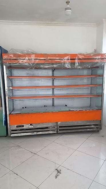 Biznes üçün avadanlıq: Südlük vitrin soyuducu – 1250 AZN Təcili satılır - Ölçü: 2.50 m - — 1
