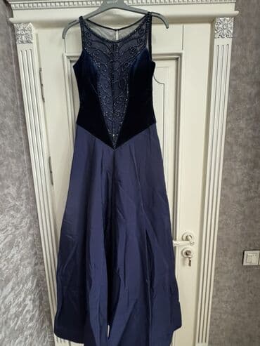 Dəstlər, kostyumlar: Tünd göy rəngdə zərif gecə/libas. - Üst hissə: məxmər material, sinə — 2