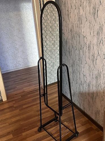 Güzgü Döşəmə üstü, Oval, Çərçivə ilə
