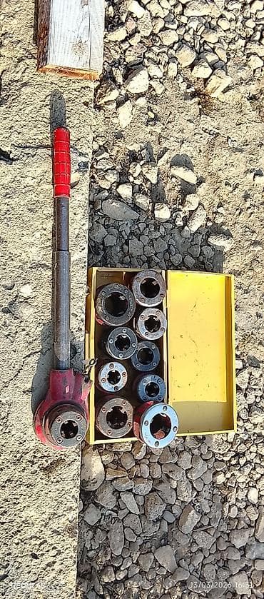 dewalt drel qiymeti: Boru üçün əl tipli rezba-kəsmə dəsti Tərkibi: - Uzun qol dəstəkli əl — 2