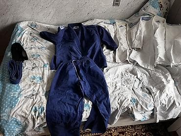 ev destleri: Judo/BJJ geyim dəsti

Dəst qara kəmərlə 30
sadə göy kəmərlə 25 — 1