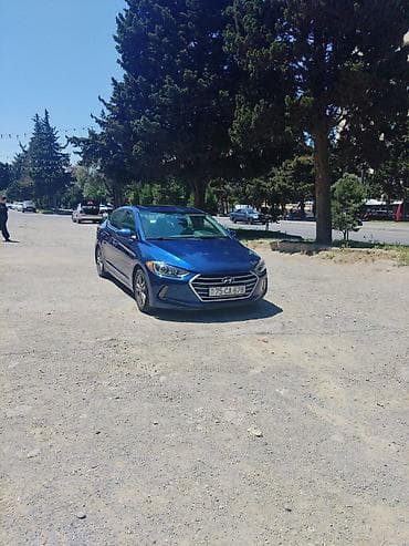 Hyundai Elantra: 2 l | 2017 il Sedan — 2